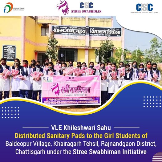 VLE Khileshwari Sahu Distributed Sanitary Pads to the Girl Students of Baldeopur…