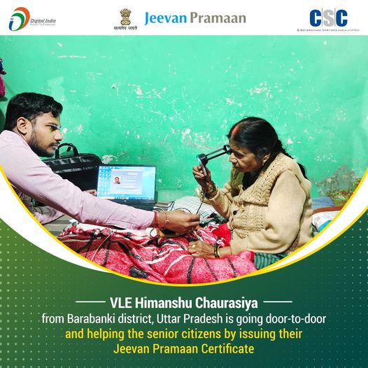 VLE Himanshu Chaurasiya from Barabanki district, Uttar Pradesh is going door-to-…